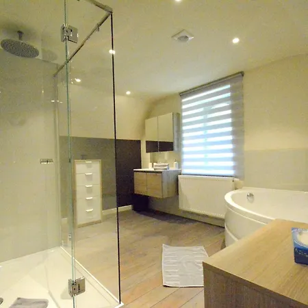 Holiday In With Bubble Bath And Sauna Дом отдыха