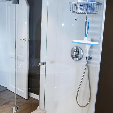 Holiday In With Bubble Bath And Sauna *